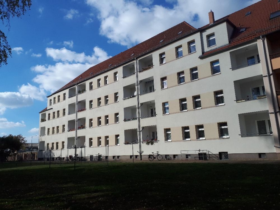 Rückansicht mit Balkon