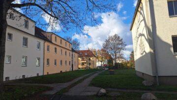 Sanierungsobjekt - Mehrfamilienhaus in Taucha in guter Wohnlage - Blick in den Paul-Heyse-Weg (22649)