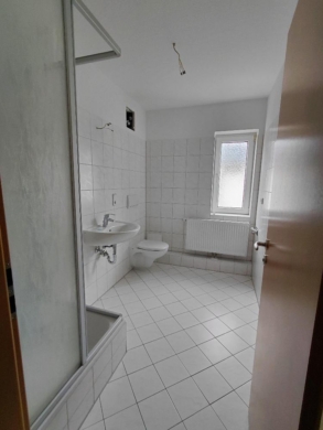 Einraumwohnung mit Balkon in Taucha - Bad (26114)